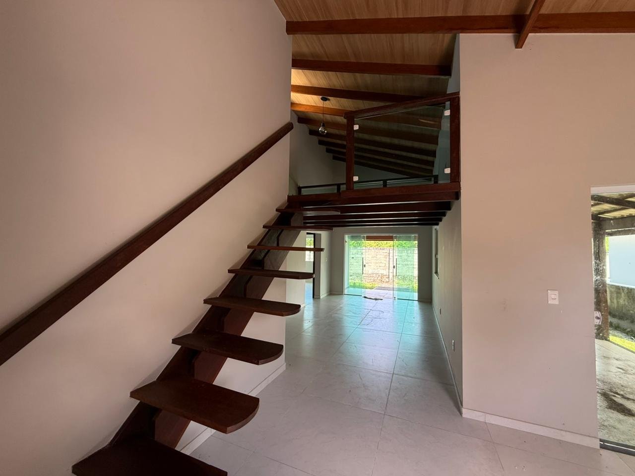 CASA EM CONDOMÍNIO EM CACHA PREGOS